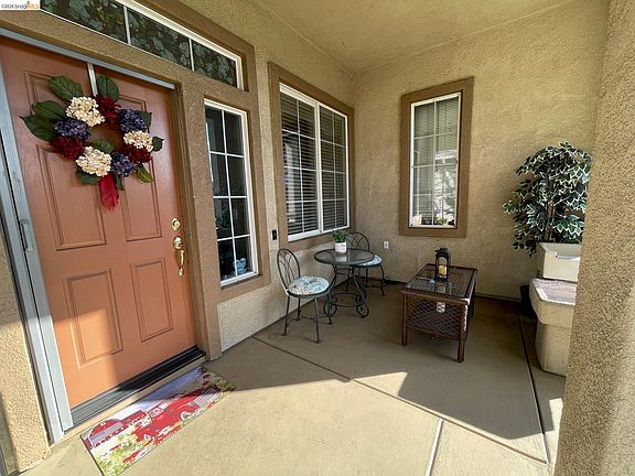 3rd image of 92 Liberty Ln