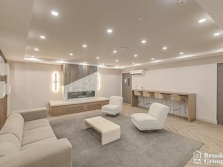 101-19 Rockaway Beach Blvd #3L — Photo 32
