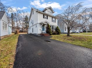 88 Cedarwood Rd, Rochester, NY 14617