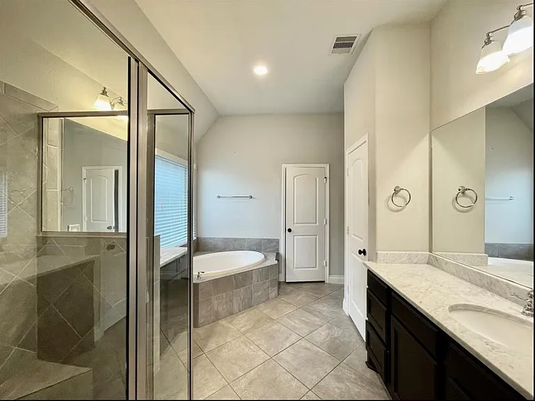 3323 Chandler Hollow Ln — Photo 18
