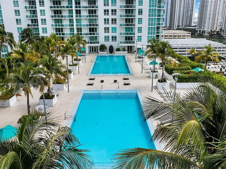 951 Brickell Ave #4211 — Photo 29