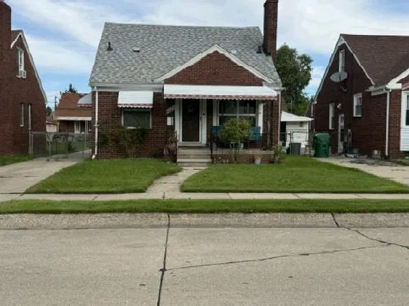 15645 Collinson Ave, Eastpointe, MI 48021