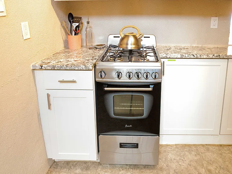 149 Candelario St #B — Photo 7