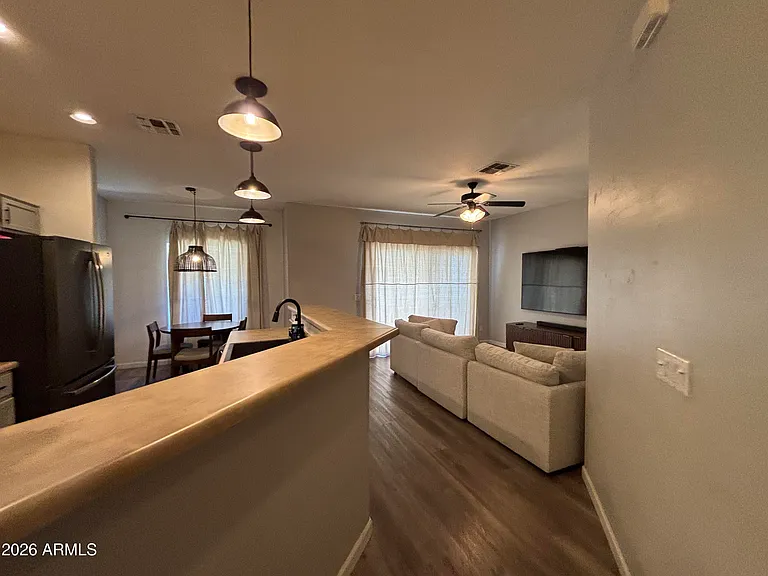 948 E Savannah Dr — Photo 8