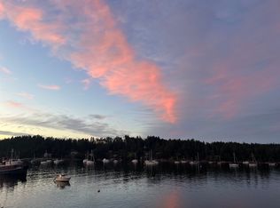 111 Fulford Ganges Rd, Saltspring Island, BC V8K2R9