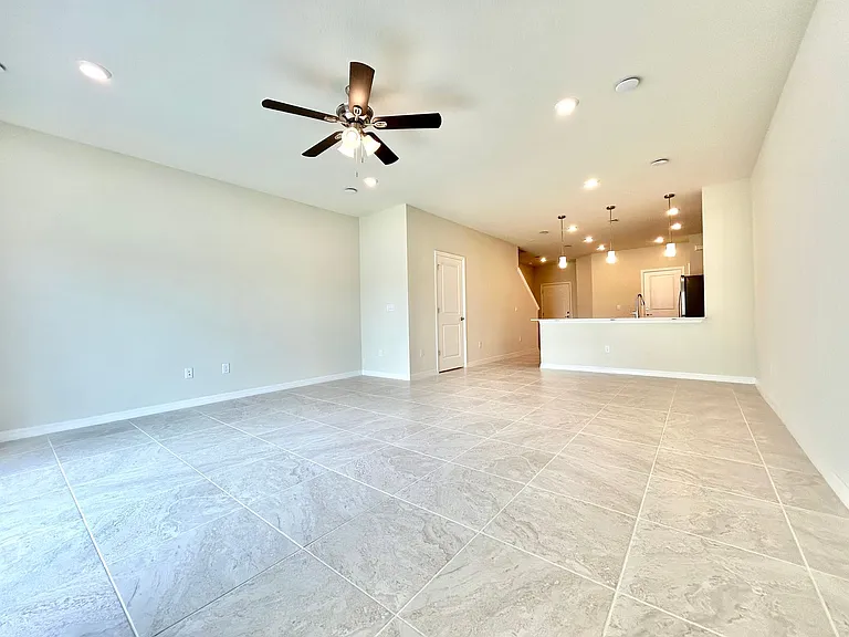 4652 Sparkling Shell Ave — Photo 10