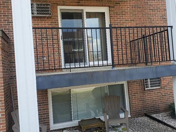 2nd image of 550 Georgetown Dr APT 7