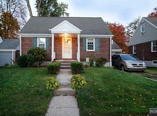 201 Elder Ave, Bergenfield, NJ 07621