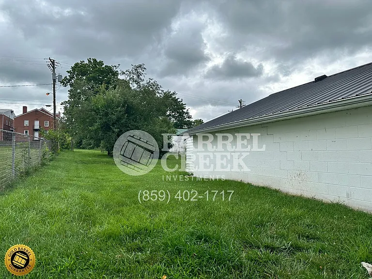 132 Nichols St — Photo 12