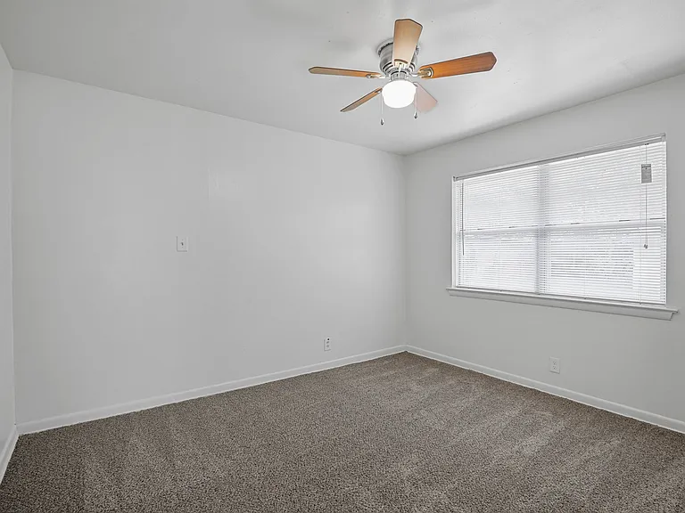 3406 Avon Dr — Photo 8