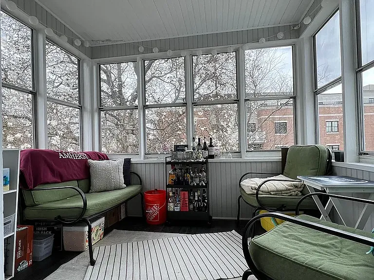 15 Surrey St #2 — Photo 6