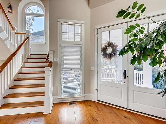 3rd image of 4316 Highborne Dr NE