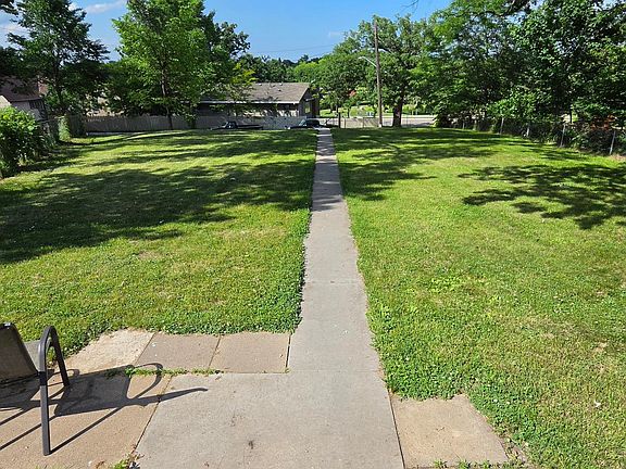 4th image of 1025 43rd Ave N