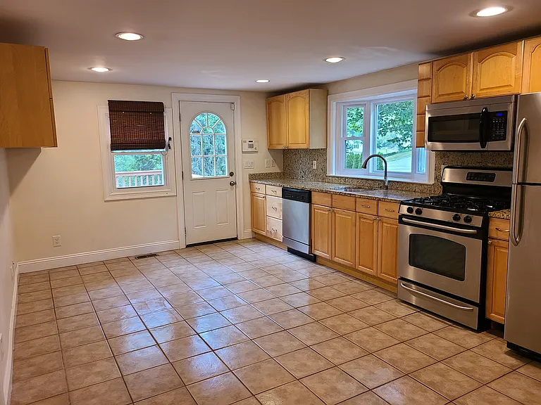 55 S Hill Rd — Photo 8