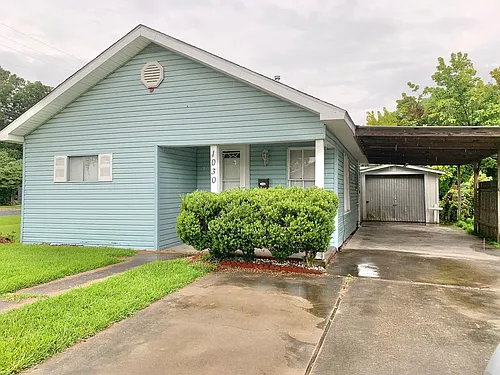 1030 Dallas St Photo 1