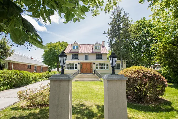 Rented by Compass | media 2