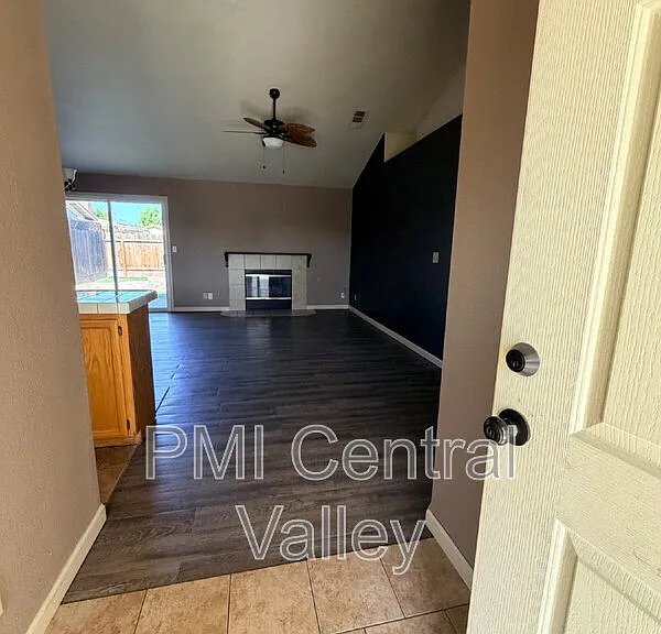 3492 Gerald Ct — Photo 4