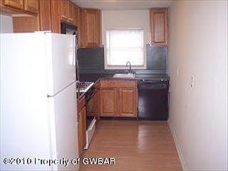 2nd image of 200 Warsaw St