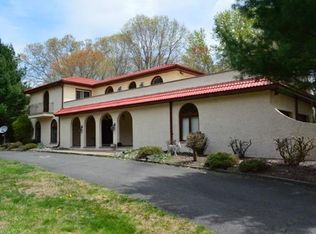 6 Dorolee Dr, East Brunswick, NJ 08816