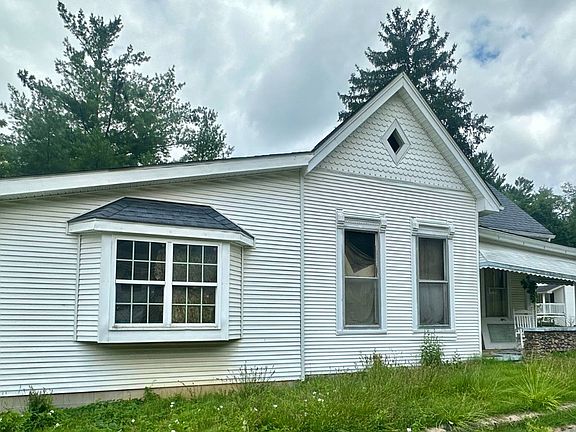 4th image of 590 E Main St