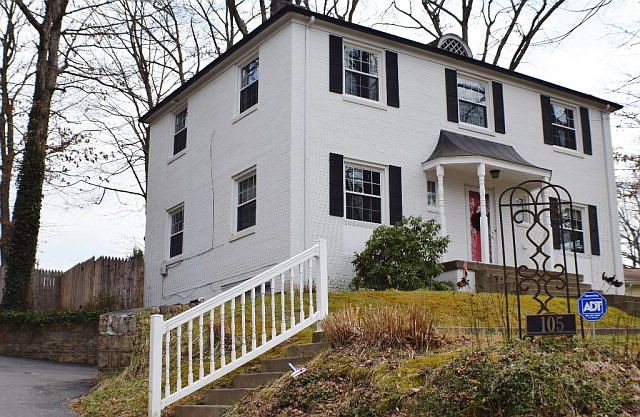 2nd image of 105 Bishop St