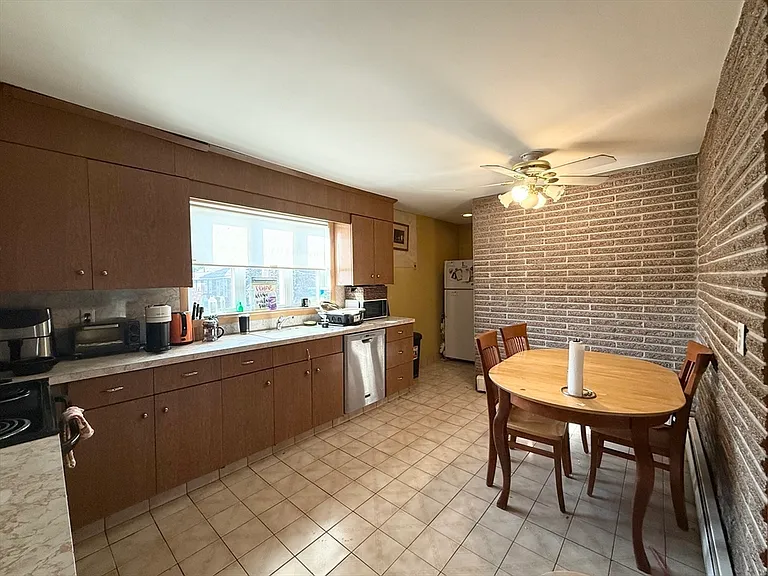 540 Main St #2 — Photo 3