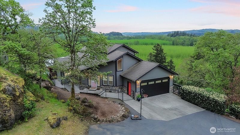 2nd image of 72 Bluff Road