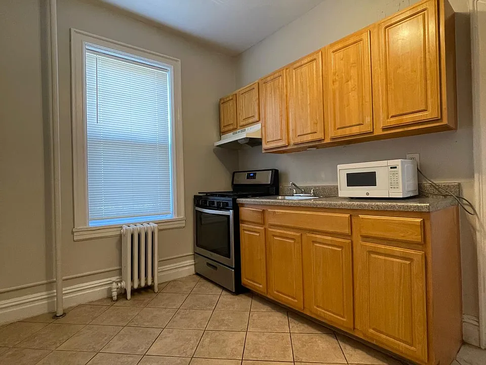164 Sterling Ave #32