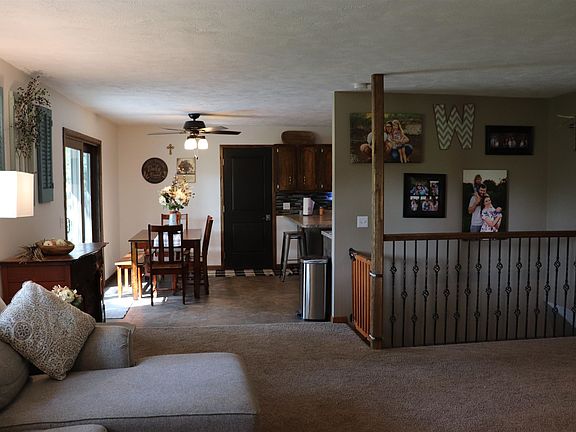 5th image of 911 Bicentennial Cir