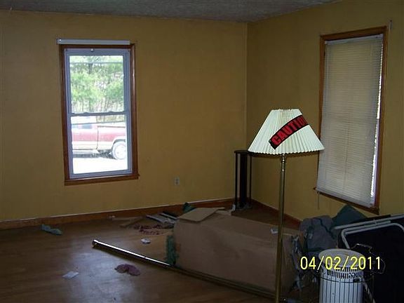 2nd image of 712 Falls Ln