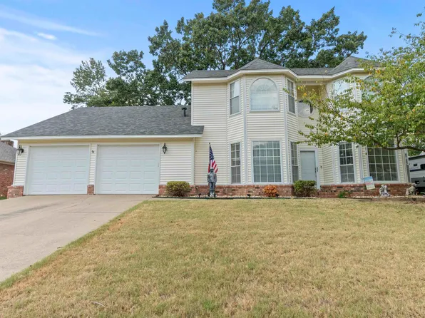 305 Pickwicket Dr, Conway, AR 72034
