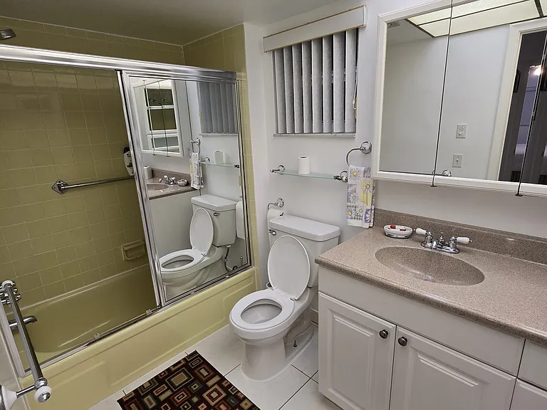 609 NE 14th Ave #404 — Photo 24