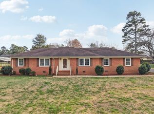 1009 Driftwood Dr, Siler City, NC 27344