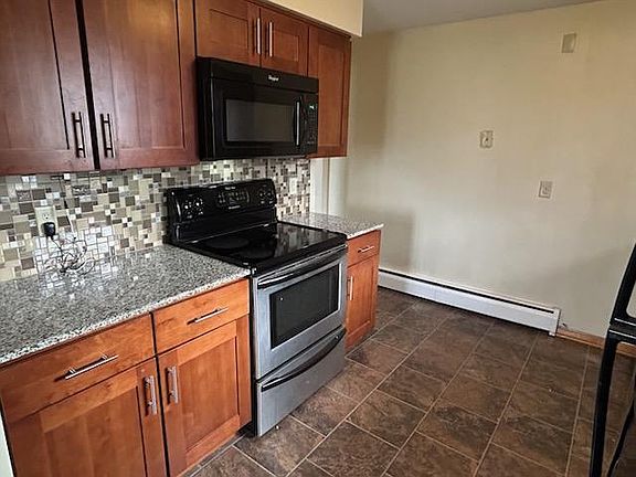 3rd image of 22 Dreyer Ave APT 3