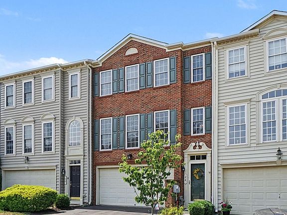 3rd image of 28 Brower Ln