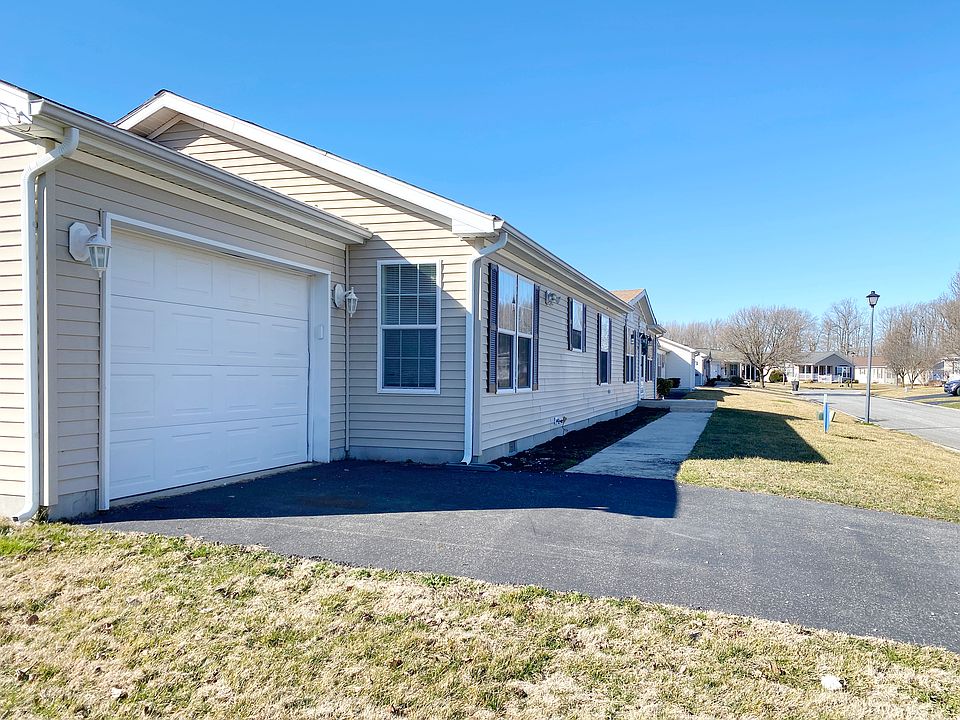 1st image of 809 Farrall Dr