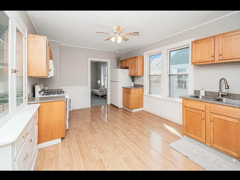 1337 Davis Ave NW #2 — Photo 8
