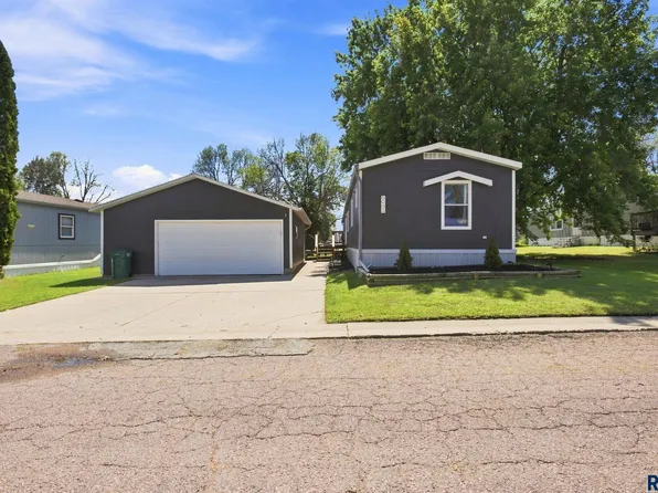 5903 W Falcon Pl, Sioux Falls, SD 57107