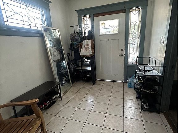 3rd image of 142 Roesch Ave