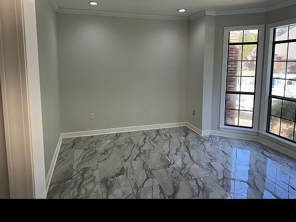 4th image of 107 Woodberry Ct