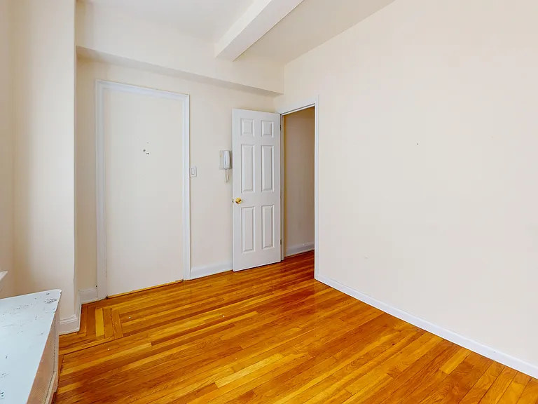 301 E 38th St #7J — Photo 6
