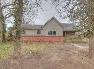 1082 W Eclipse Rd, Joplin, MO 64801