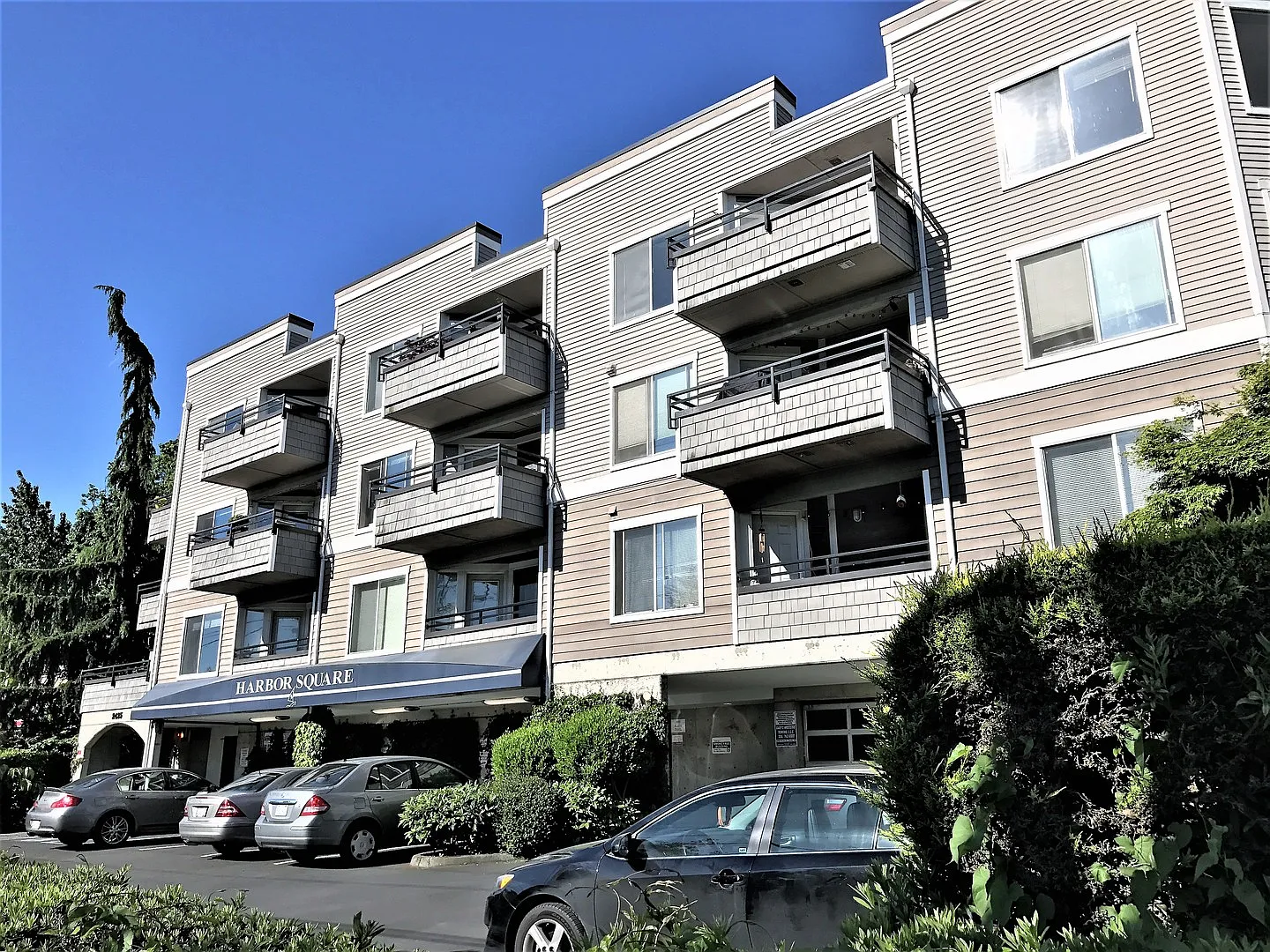 Harbor Square — Photo 2