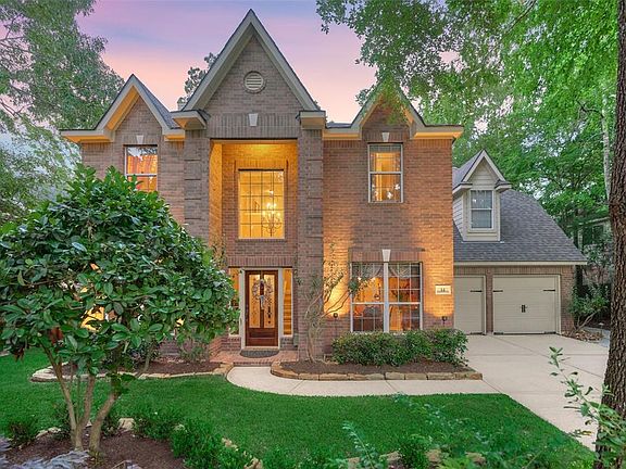 Gorgeous Stately Home on a Cul-de-sac Street