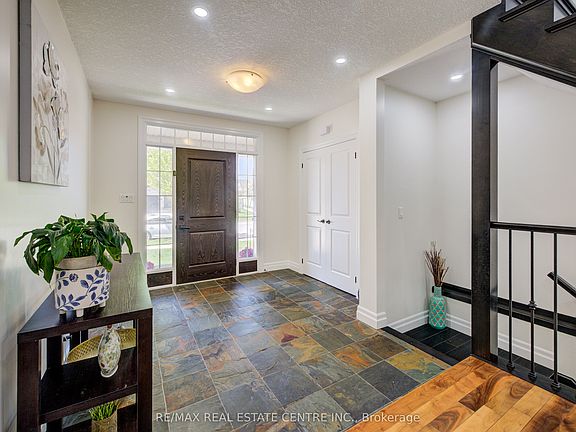 3rd image of 10 Deer Creek St
