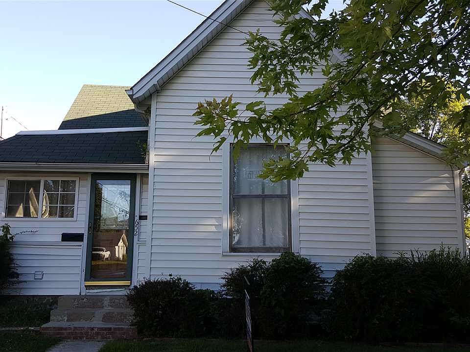 1st image of 652 E South St