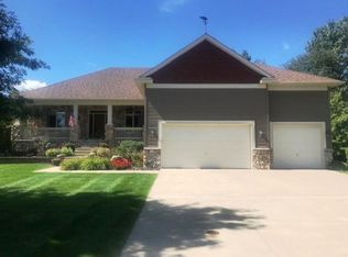 1529 Stoneybrook Dr, Lino Lakes, MN 55038