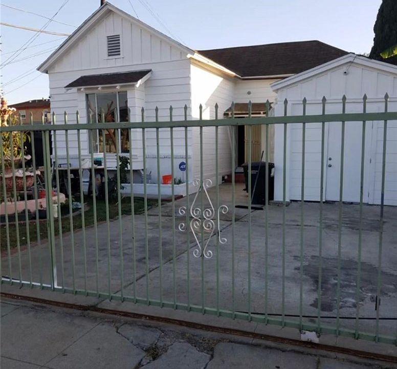 1st image of 4816 W 115th St