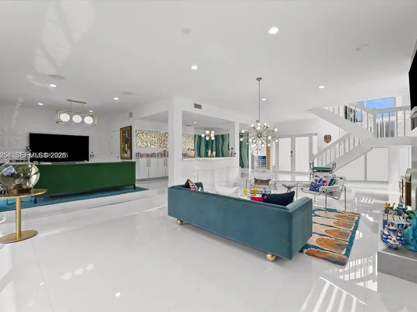 22818 El Dorado Dr, Boca Raton, FL 33433