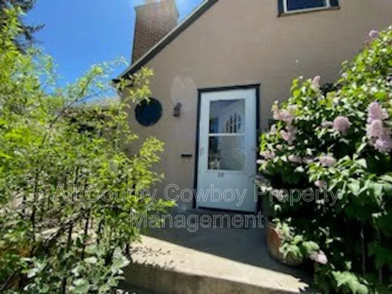 310 S 12th St — Photo 3